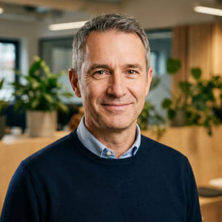 James Mitchell, Chief Executive Officer στην Μελτέμι Κερδανός, φωτογραφία προφίλ
